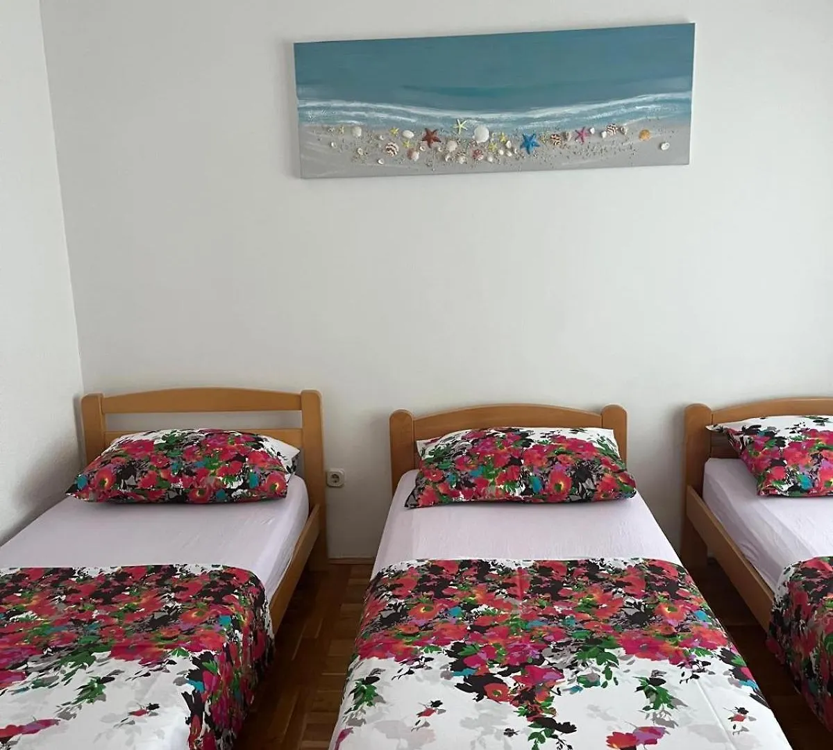Two Bedroom Apartment Ivana - 150 M From The Beach Vir