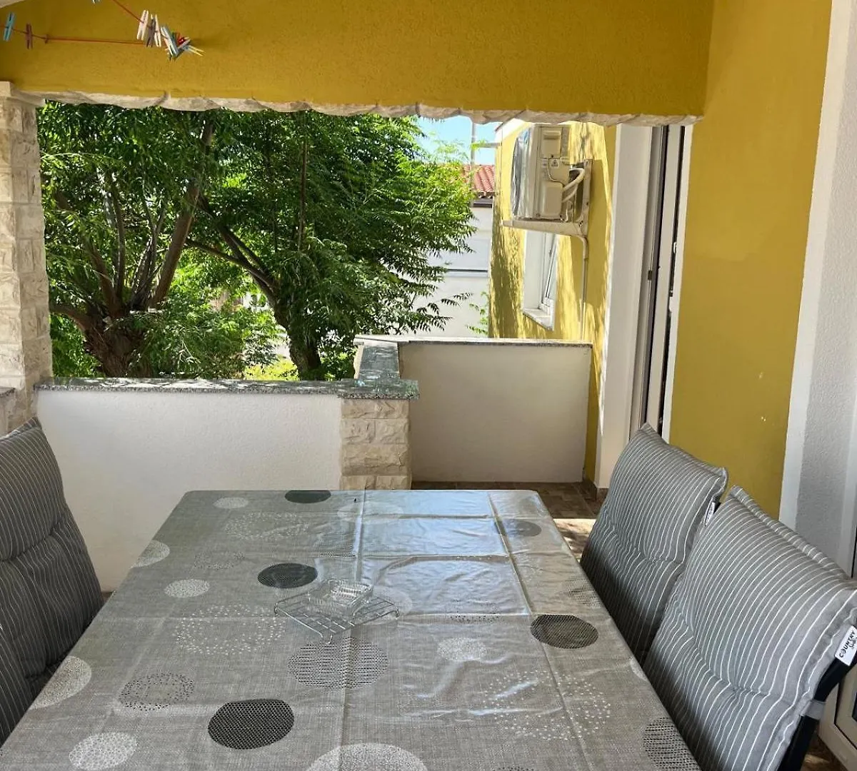 Two Bedroom Apartment Ivana - 150 M From The Beach Vir